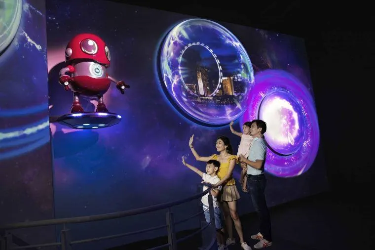 R65 Time Robot ที่ไทม์แคปซูล (Time Capsule)