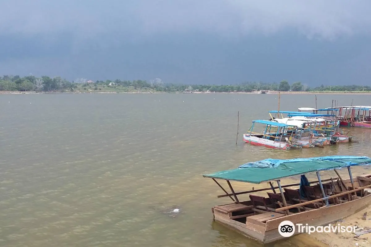Tempat Wisata di Pekanbaru - Lembah Sari Artificial Lake