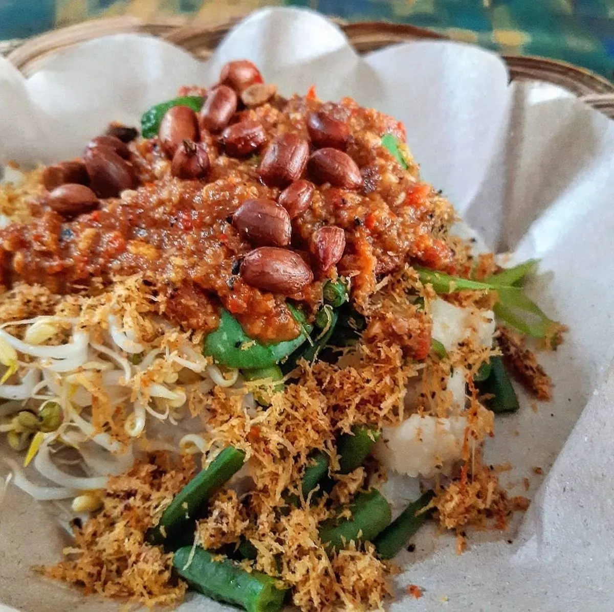 7. Makanan Khas Bali-Serombotan★★★★☆