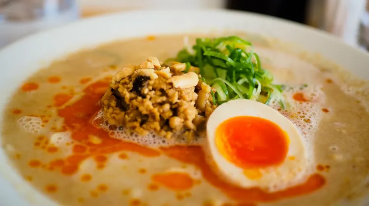 6.担々麺（担担面）