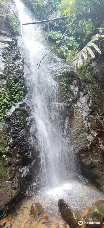 Curug Terdekat Jakarta-Curug Putri Kencana