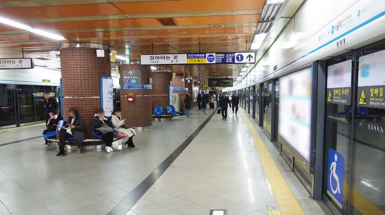 How to Get Around Seoul Station: Transportion Guide