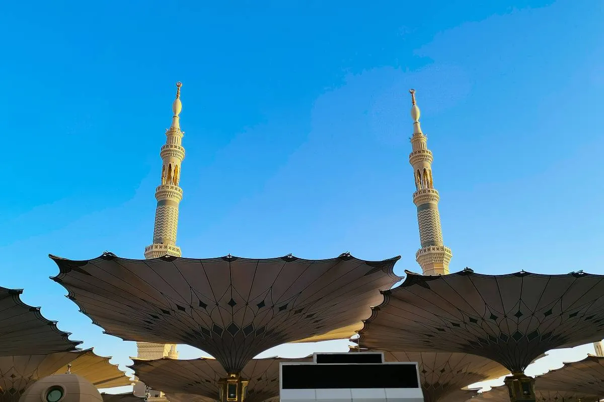 Apakah Indonesia Memenuhi Syarat untuk Visa Arab Saudi Online?