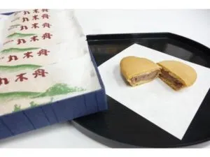 浦田菓子舗「丸木舟」