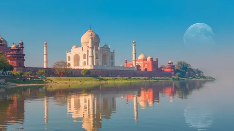 インド旅行では基本変換プラグと変圧器が必要！