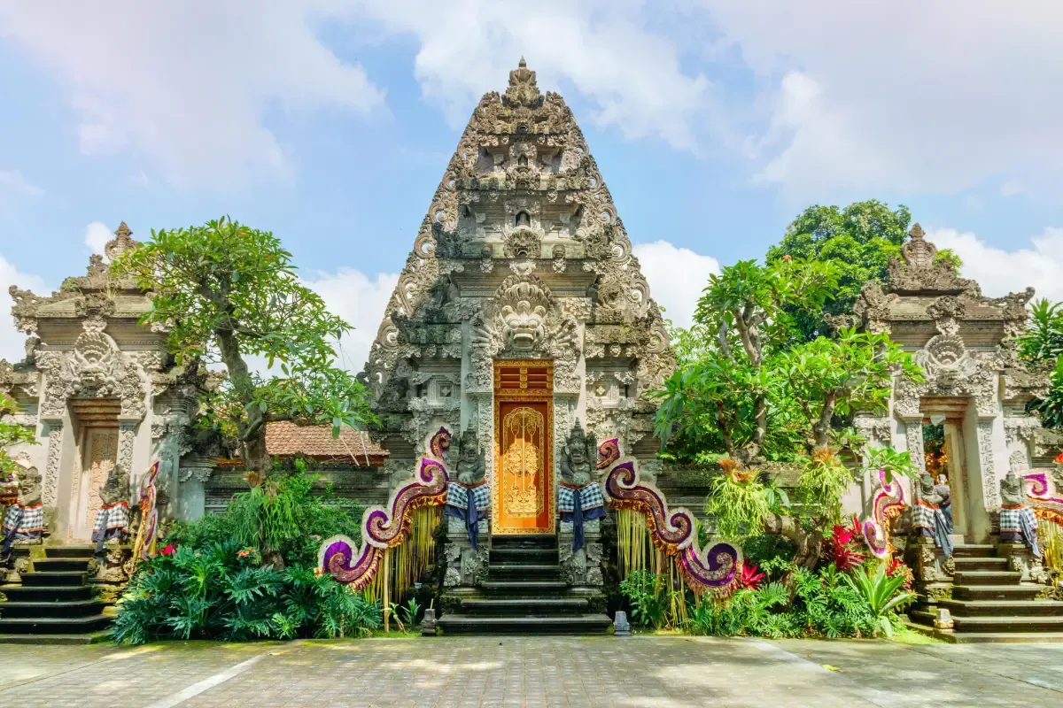5. Objek Wisata di Bali-Istana Ubud