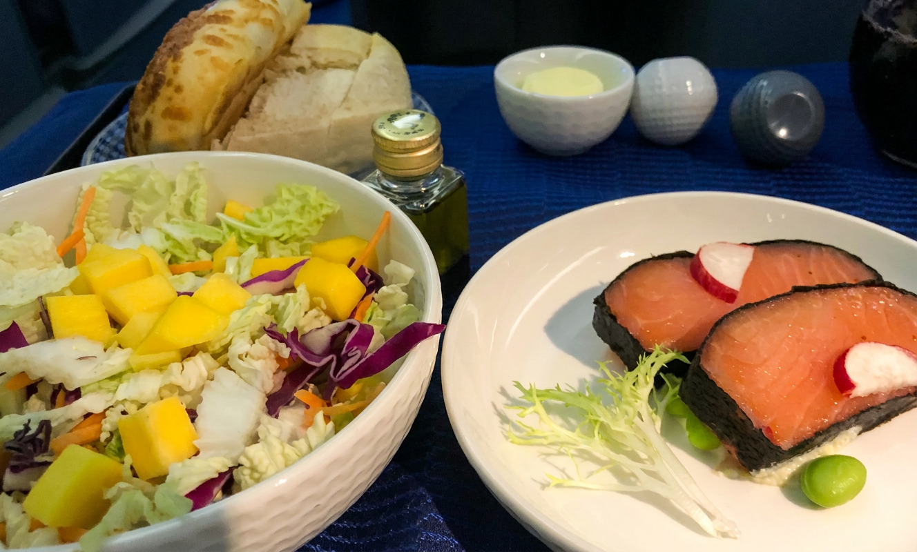 ユナイテッド航空の路線別・機内食の違い