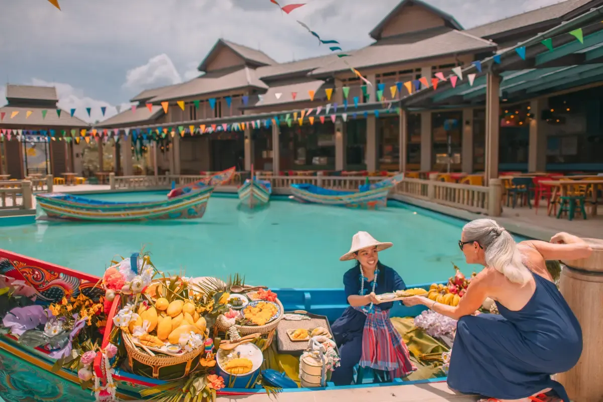 アンダマンダ・プーケットのレストラン・バー