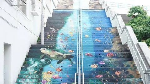 紅磡道海洋風樓梯壁畫