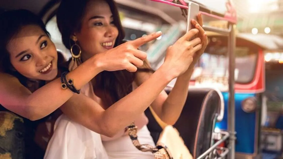 What is the history of tuk tuks in Thailand?