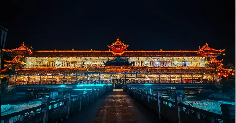 Dujiangyan (Ancient Waterworks and Scenic Beauty)