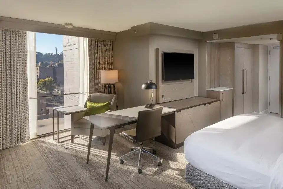 High floor Corner King Room