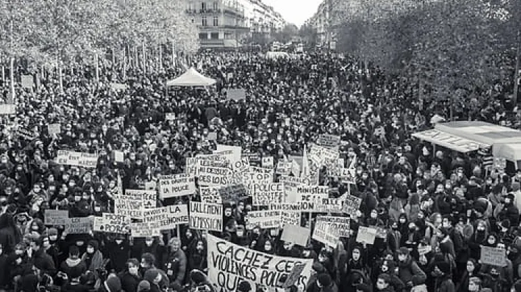 Une manifestation Place de la République à Paris