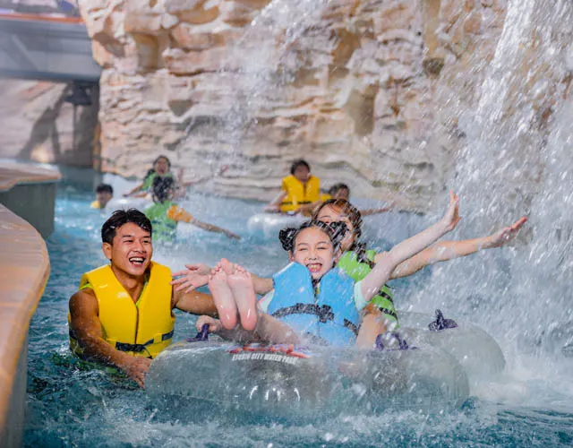 新濠影匯水上樂園 星空激流