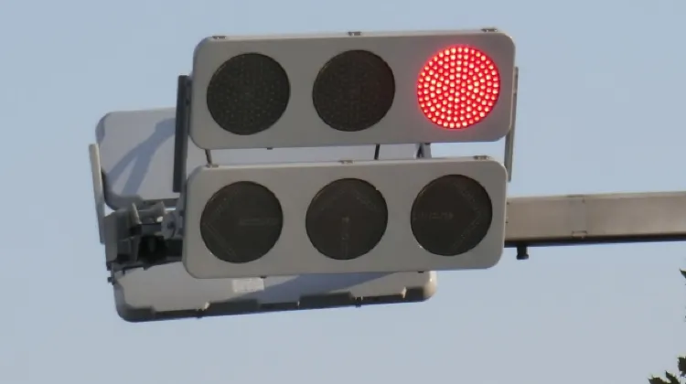 1.信号が赤でも車は右折できる