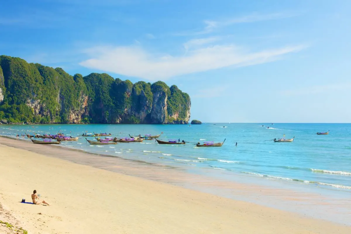 อ่าวนาง กระบี่