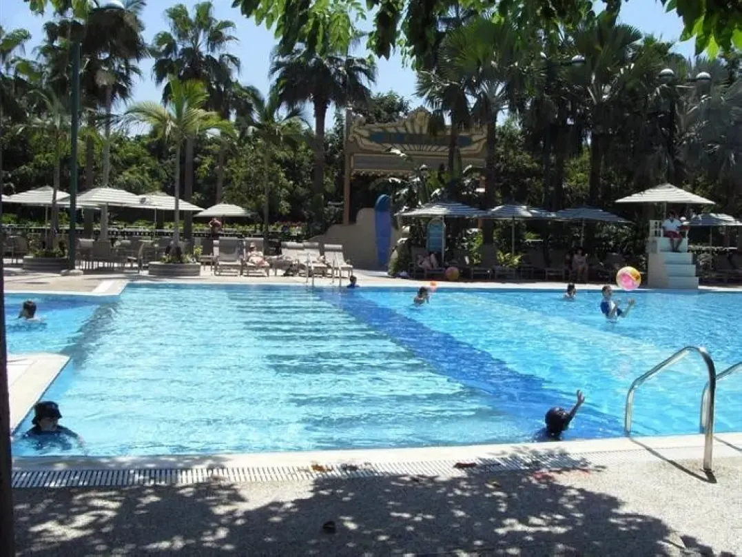 香港迪士尼樂園酒店 室外泳池	 香港迪士尼樂園酒店優惠