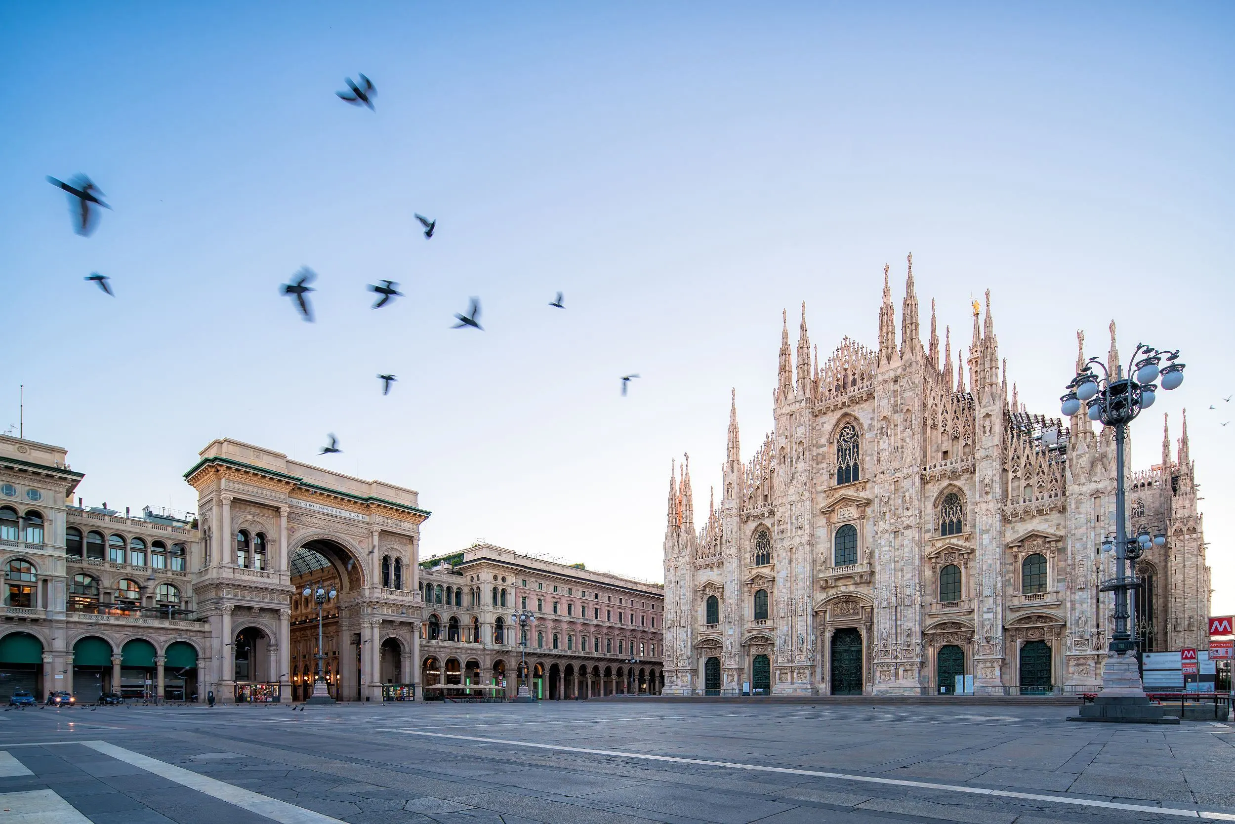 Book Cheap Flights from London to Milan and Save Money