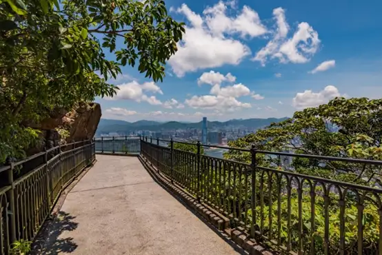 山頂環迴步行徑