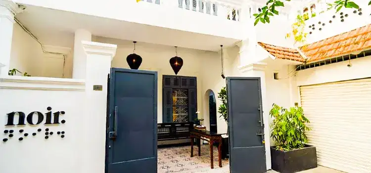 NOIR presents a unique dining experience in a pitch-black environment with a mysterious menu