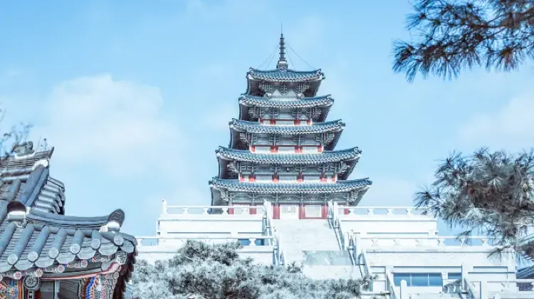 国立民俗博物館