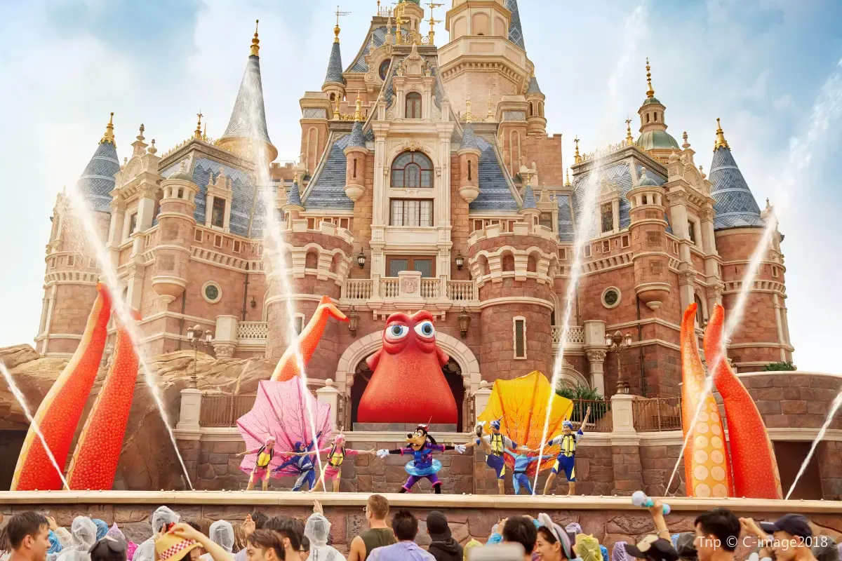 Best time to go to Shanghai Disneyland