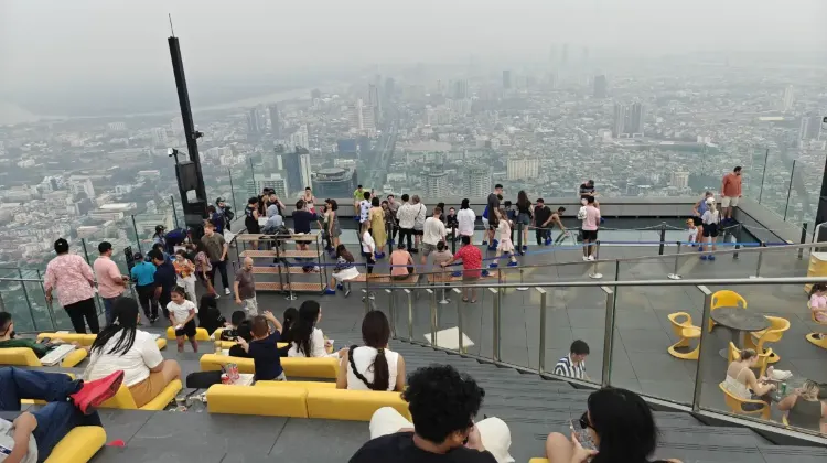 レストラン＆免税店