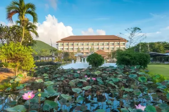 โรงแรมสวอนเลค - หาดนางรํา ที่พัก ติดทะเล