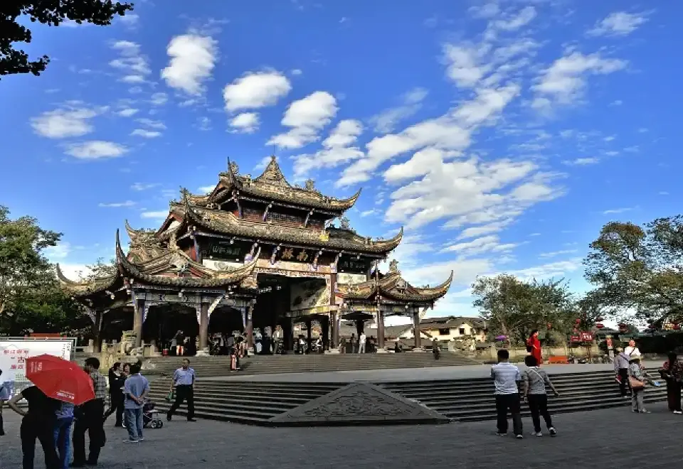 🚶‍♂️ 1-Day Dujiangyan Tour: Water Irrigation System & Qingcheng Mountain