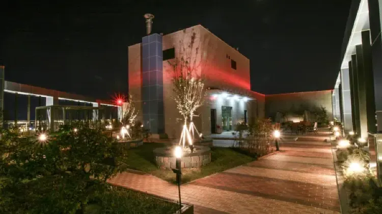 1.Golden Tulip Ever Yongin