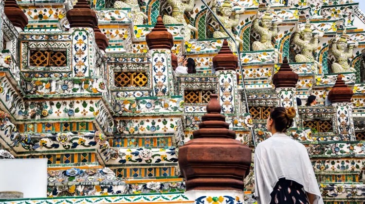 ถ่ายรูปกับพระปรางค์วัดอรุณ ฯ