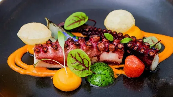 Discover Dining and Entertainment in Faro