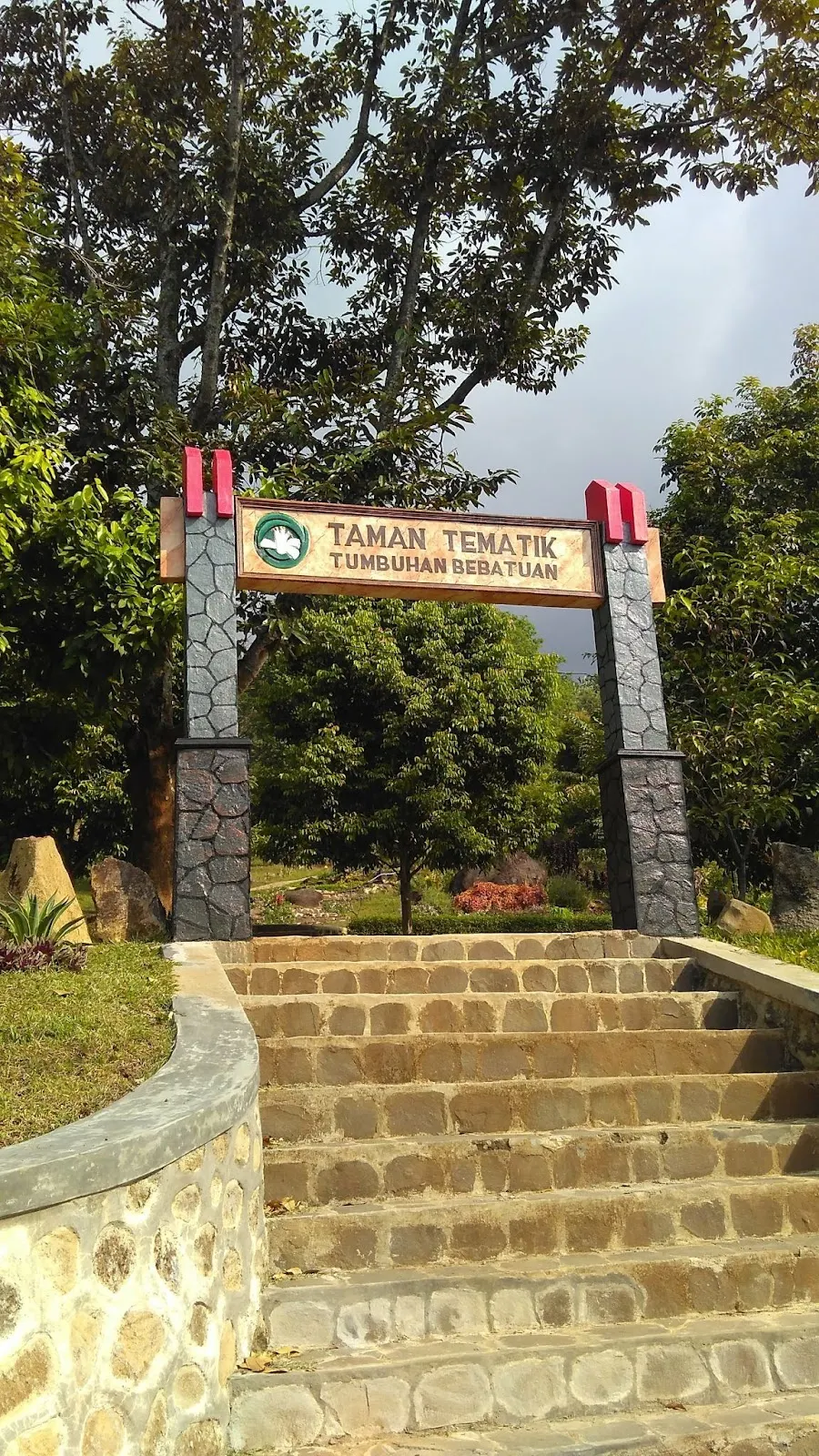 Wisata Kuningan - Kebun Raya Kuningan