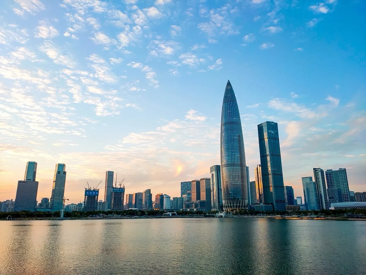 ベストな移動手段で香港から深圳へスムーズにアクセス