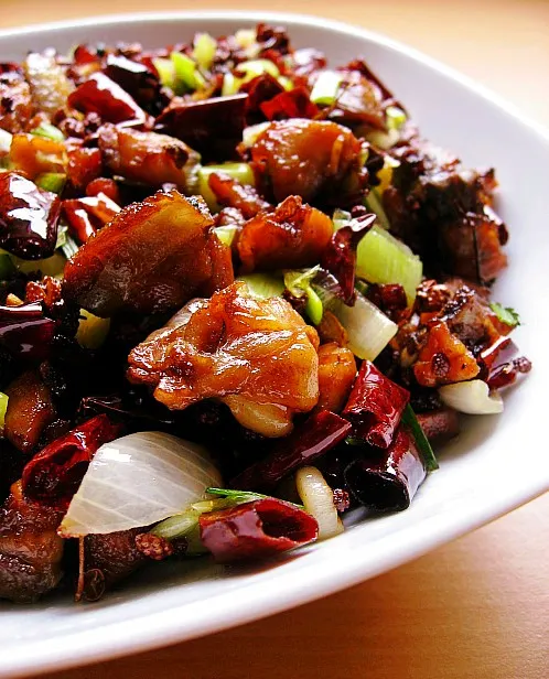 辣子鶏（ラーズーチー）