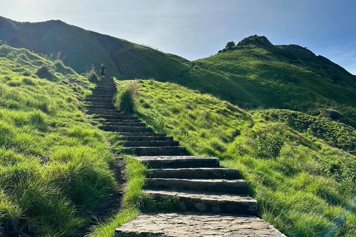 Tempat Wisata di Indonesia-Pulau Padar