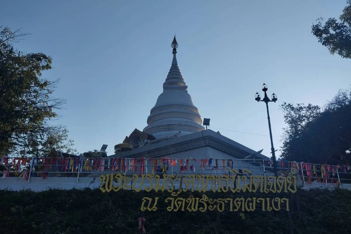 ที่เที่ยวเชียงราย#32 วัดพระธาตุผาเงา (วิหารหลวงพ่อผาเงา)