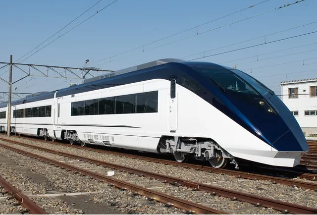 Skyliner exterior