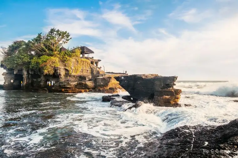 Shoreline view of Tanah Lot Temple