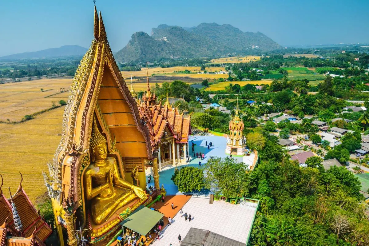 วัดถ้ำเสือ กระบี่