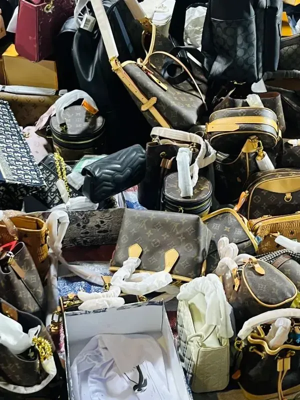 華強北神秘鬼市