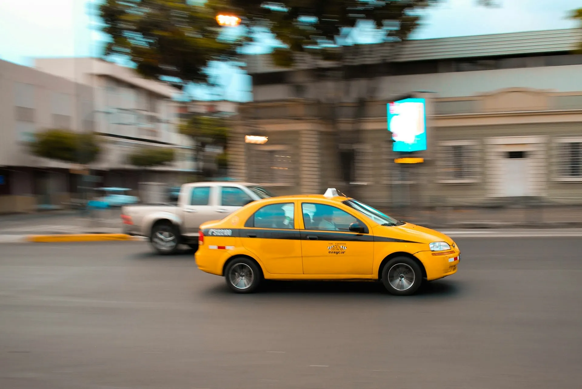 エクアドルの公共交通機関の利用は特に注意