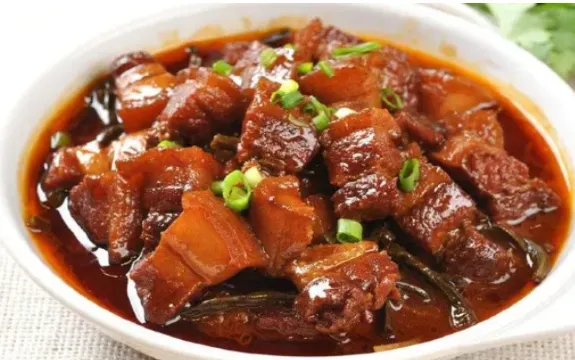 3. Nanjing Braised Pork (金陵红烧肉)