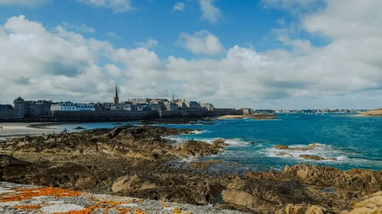 Vue de Saint-Malo, lieu du départ de la Route du Rhum