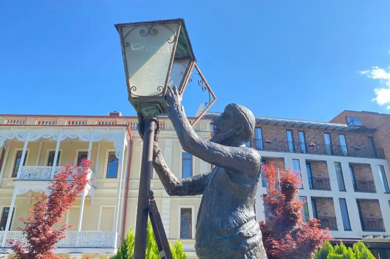 ジョージア旅行の航空券費用