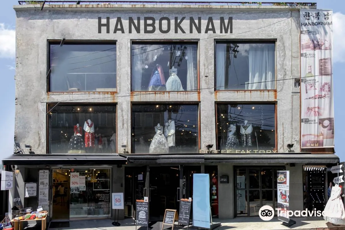 有不同款式的韓服租借