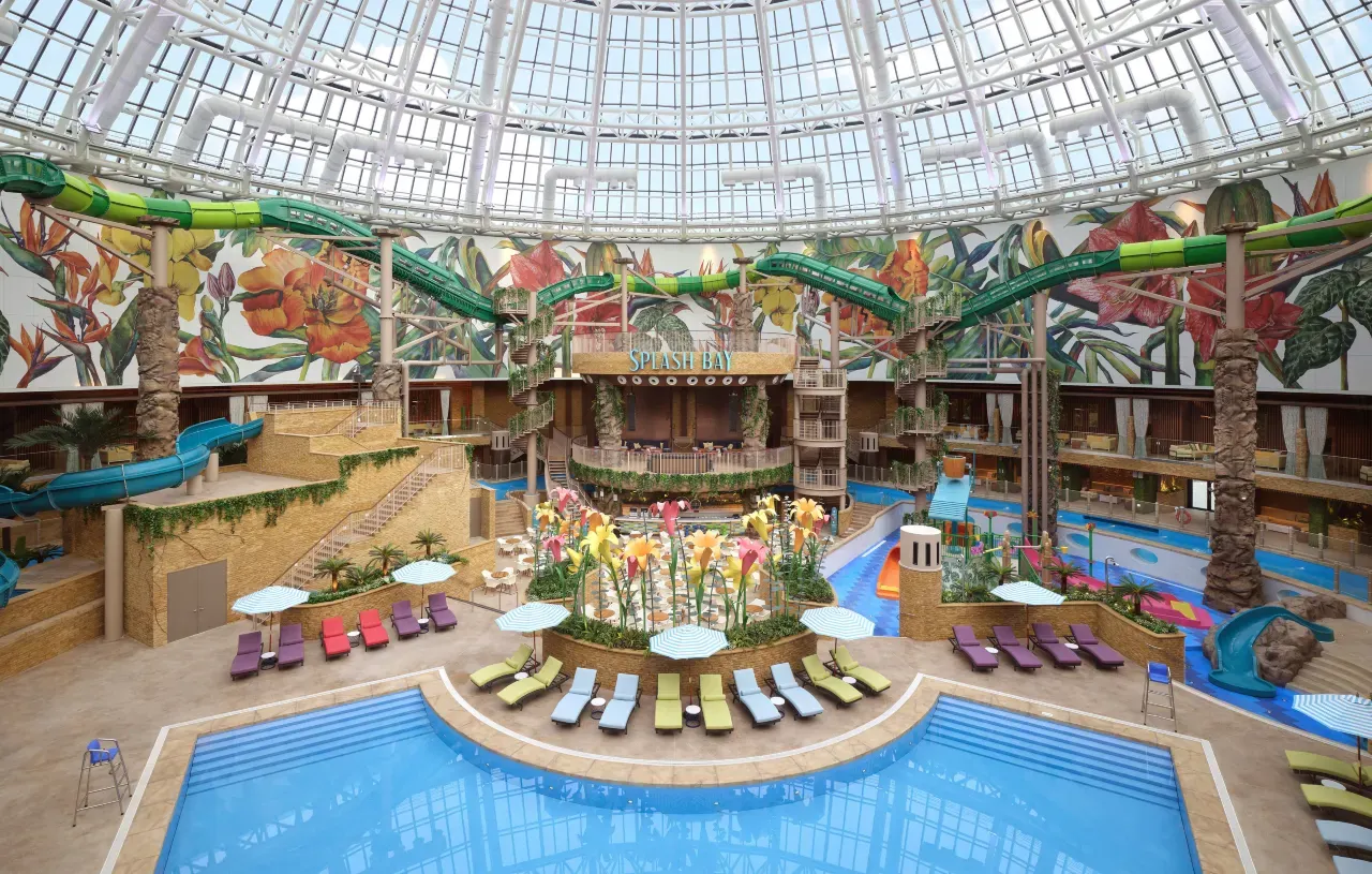 1年中楽しめる巨大プール