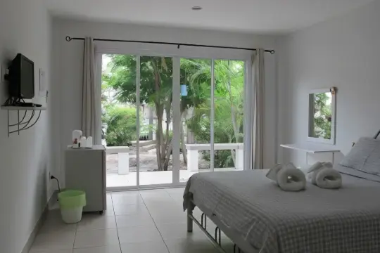 ชาลี บังกาโลว์(Charlie's Bungalows)