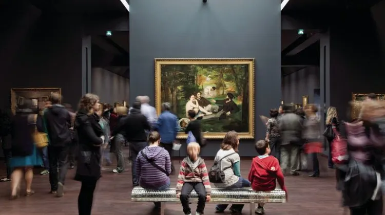 フランスで気軽に充電できる場所3選