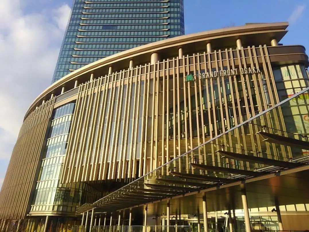 クロス・ウェーブ梅田 